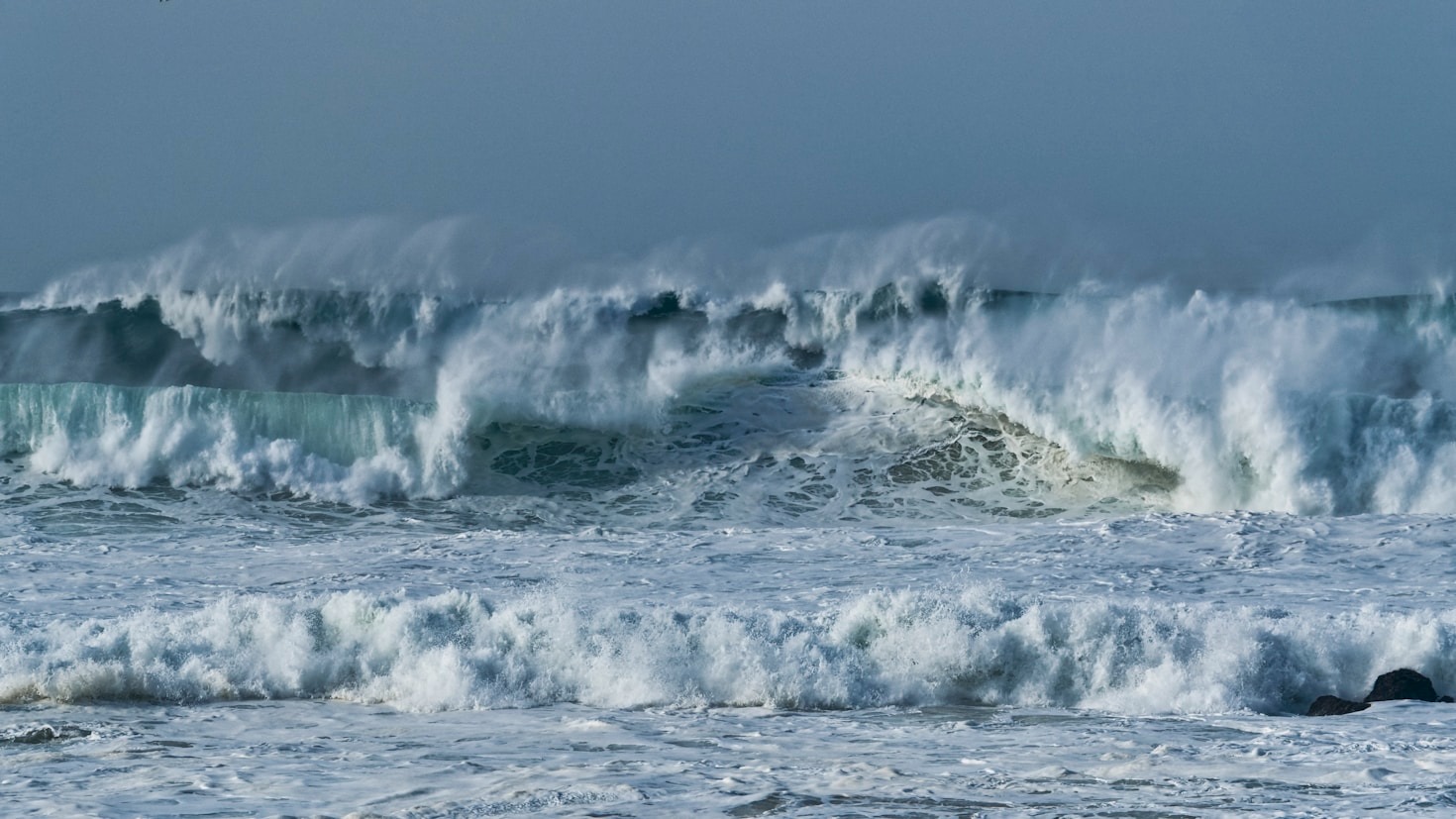 Live-Streaming the Beauty of Coastal Waters